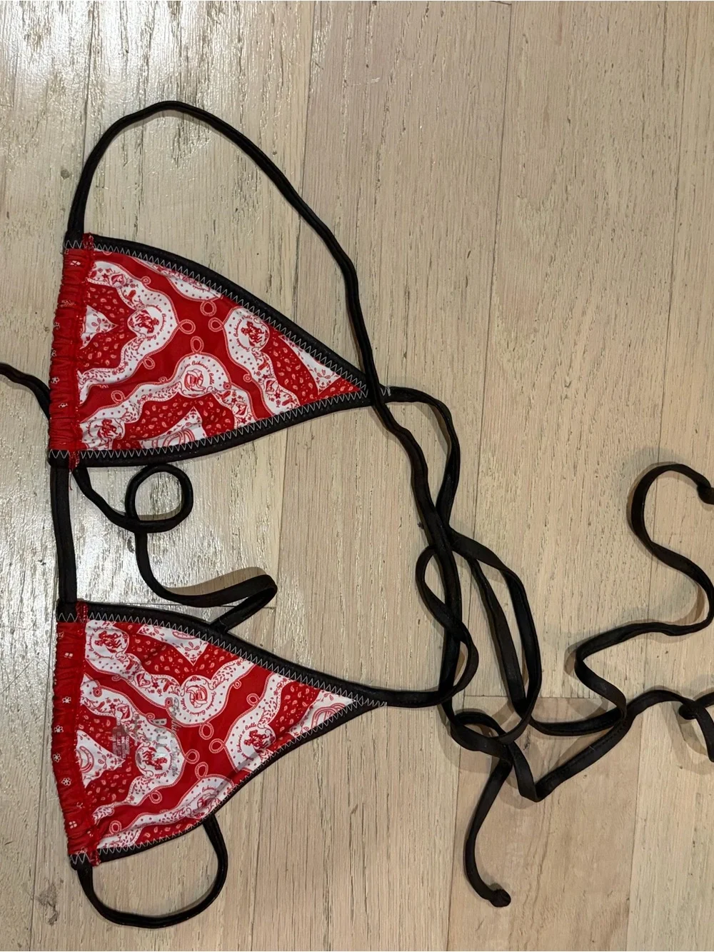 Frankie’s Bikinis x Bella Hadid Paradise Lovebug Triangle String Bikini Top M